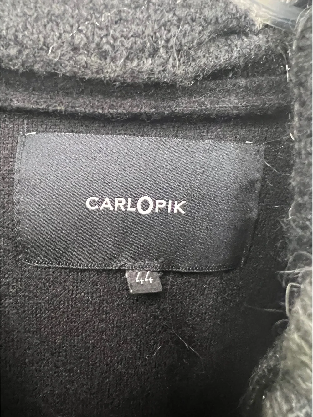 N/A black wool